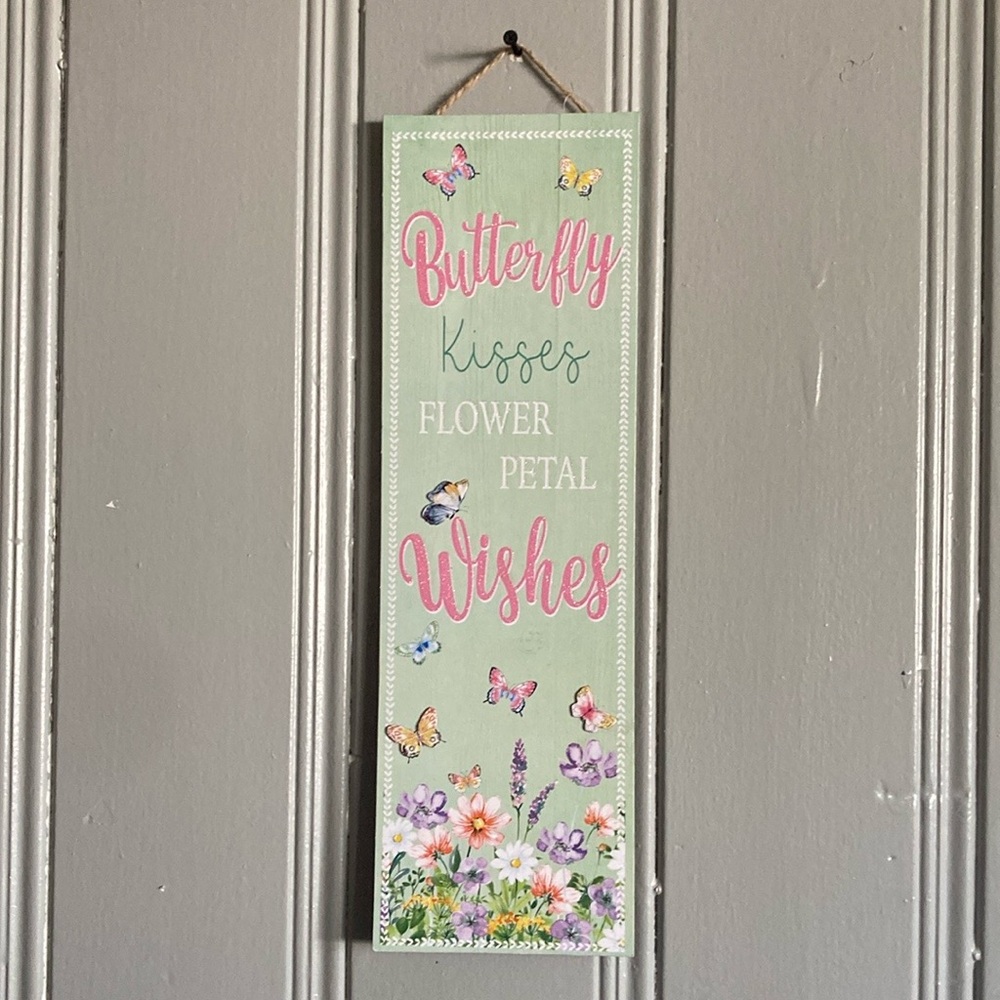 NWT- Glittered- Butterfly Wishes Flower Petal Kisses Floral 🦋 Spring Decor Sign